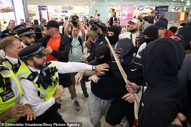 Protesters and Police Clash at Canary Wharf as Pepper Spray Used in Anti-Migrant Dispute