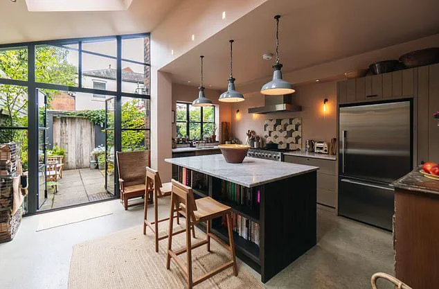 Leicester Homeowner's Black Paint Job Sparks Online Debate Over Architectural Choice