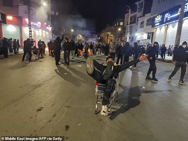 Iran's Exiled Crown Prince Emerges as Central Figure in Escalating Protests Amid Economic Crisis