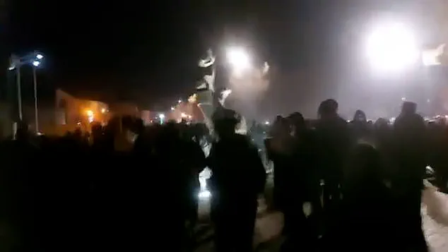 Iran's Exiled Crown Prince Emerges as Central Figure in Escalating Protests Amid Economic Crisis