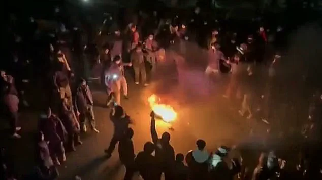 Iranian Protesters Defy Internet Blackout as Crackdown Intensifies Amid Global Outcry