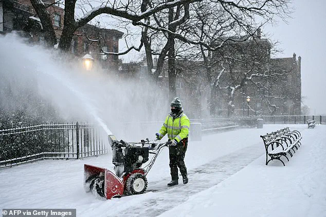 Historic Storm Threatens 220 Million as Record-Breaking Winter Weather Sweeps Across 34 States from Rockies to New England