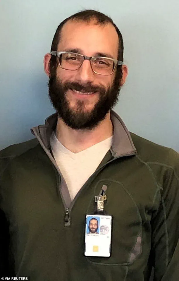 Minneapolis Nurse's Tribute to Fallen Veteran Sparks National Debate on Sacrifice and Government Duty: 'Freedom Isn't Free, and It's Worth Every Sacrifice' — Alex Pretti