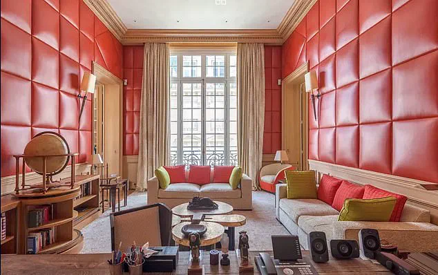 Infamous Photo of Peter Mandelson in Epstein's Paris Flat Reveals Dark Secrets