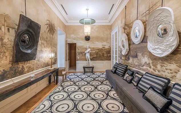 Infamous Photo of Peter Mandelson in Epstein's Paris Flat Reveals Dark Secrets