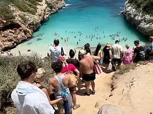 Caló des Moro: A Viral Beach Caught in the Clash Between Private Ownership and Mass Tourism