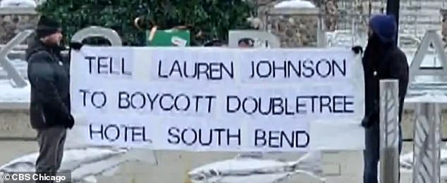 Wedding Website's Hotel Note Triggers Union Campaign Against Bride