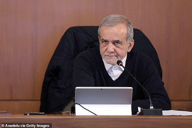 US Sends World's Largest Aircraft Carrier to Middle East, Doubling Naval Power to Pressure Iran