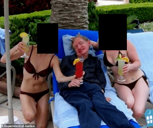 Stephen Hawking's Surprising Appearance in Epstein Files Photo Reveals 2006 Conference Moment