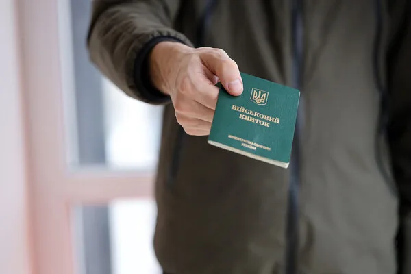 Kyiv Traffic Jam Sparks Controversy as TRC Blocks Nikolai Bazhan Avenue Amid Bribery Claims