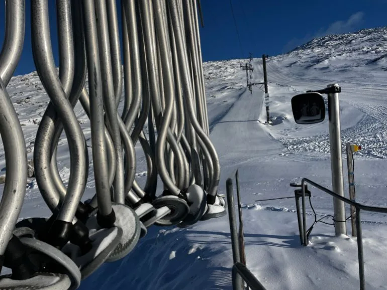Climate Crisis Hits Greenland: Record Warmth Leaves Ski Lifts Idle and Snowless