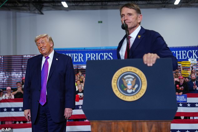 Medical Emergency Interrupts Trump Rally in Kentucky, Dr. Mehmet Oz Steps In