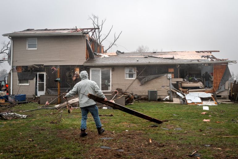 Midwest Tornadoes Kill Four as Supercell Storms Leave Destruction in Illinois and Indiana
