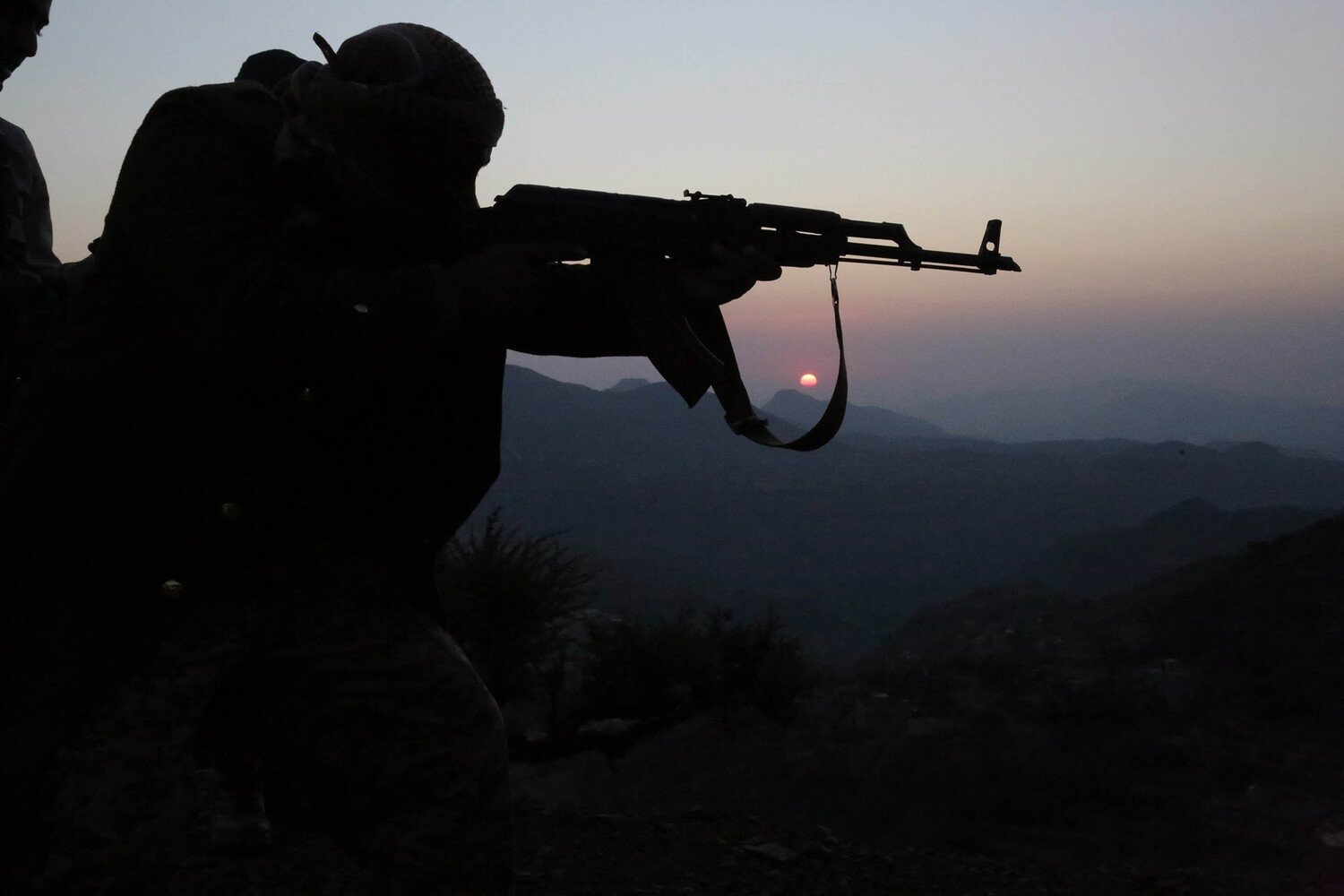 Houthi Declare Allegiance to Iran Amid Escalating Conflict with Israel and the U.S.