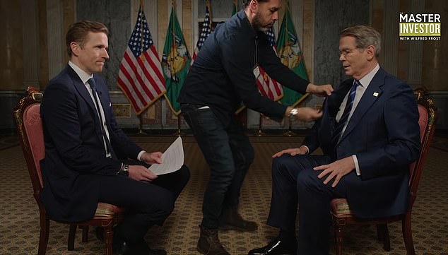 Treasury Secretary Scott Bessent Abruptly Leaves Live Sky News Interview to Answer Urgent Call from President Trump – Unprecedented Move Sheds Light on White House Dynamics