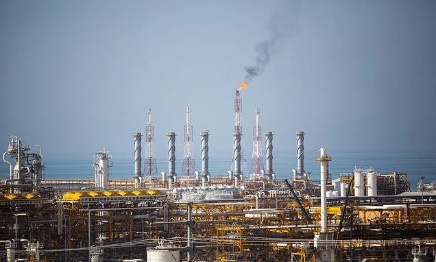 Missiles Strike Key Energy Facilities in Qatar and Saudi Arabia as Iran Warns of Further Attacks