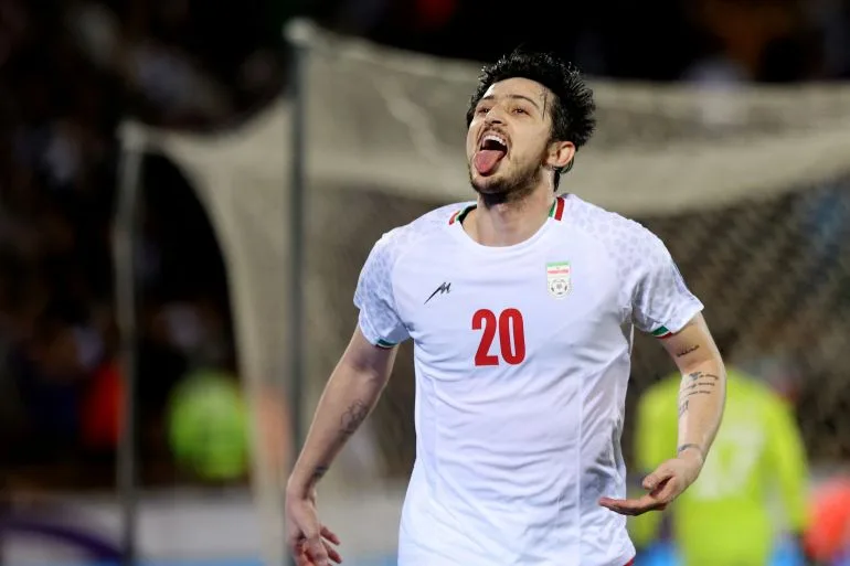 Azmoun Expelled from Iran Team Over Photo with Dubai Ruler as World Cup Implications Mount
