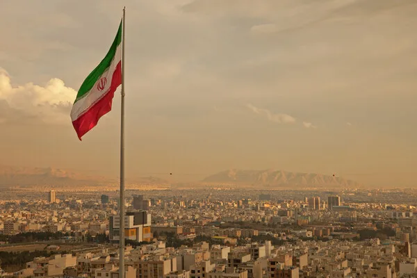 Iran Claims Interception of U.S./Israeli F-15 Near Strategic Strait of Hormuz in Rare Direct Confrontation