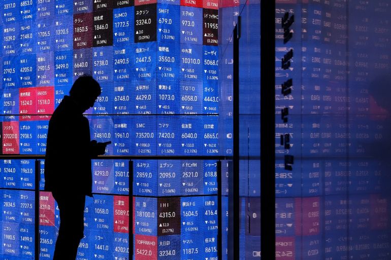 Asian Stocks Plunge Amid Trump's Iran Escalation Fears