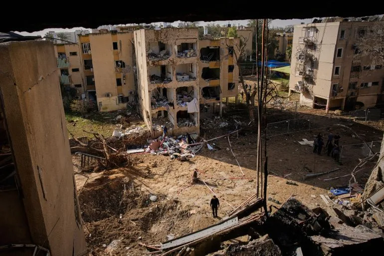 Iranian Missile Strikes on Israel Near Nuclear Sites Fuel Debate Over Strategic Readiness and Regional Stability