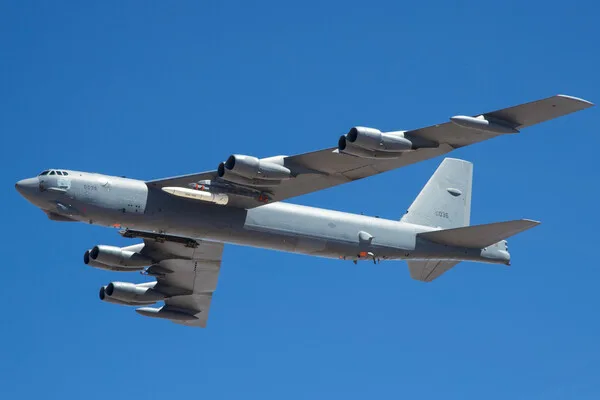 U.S. B-52 bomber tests new nuclear cruise missiles in Mojave Desert