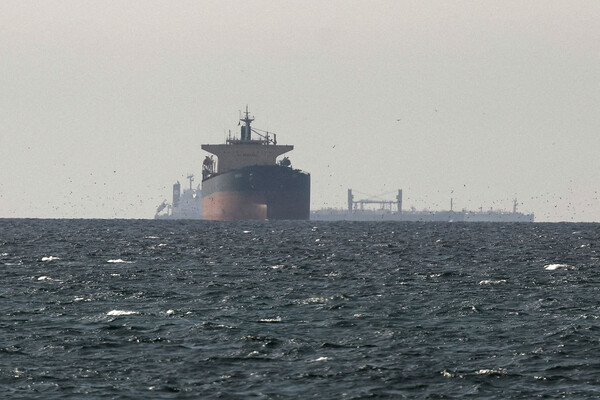 Iran Grants Malaysian Tankers Passage Through Hormuz Amid Escalating Global Tensions and Soaring Oil Prices