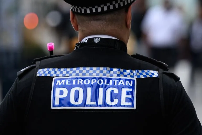 Tense Confrontation Between Off-Duty Officer and Journalists Sparks Debate on Press Freedom and Community Tensions in North London