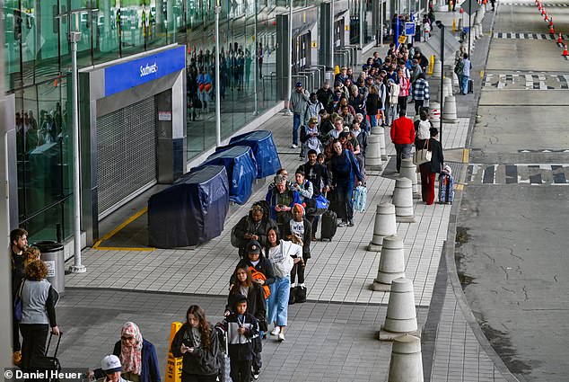 House Republicans Reject Senate's Funding Plan, Extending U.S. Government Shutdown to 44th Day