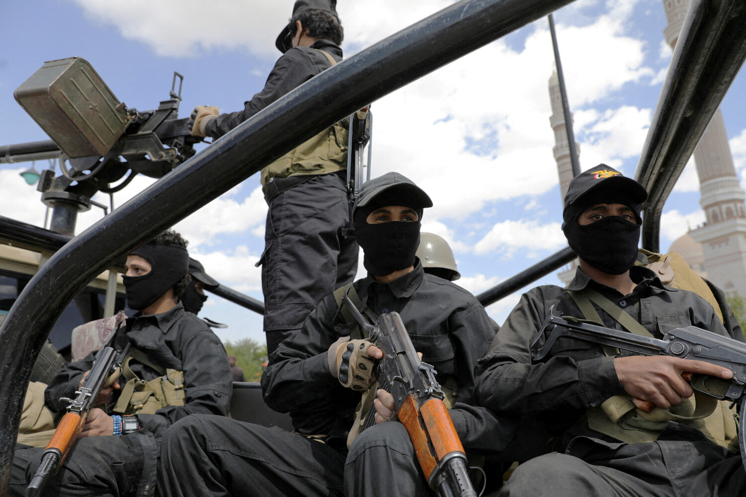 Houthis Claim Missile Strike on Israeli Military Installations, Escalating Regional Tensions