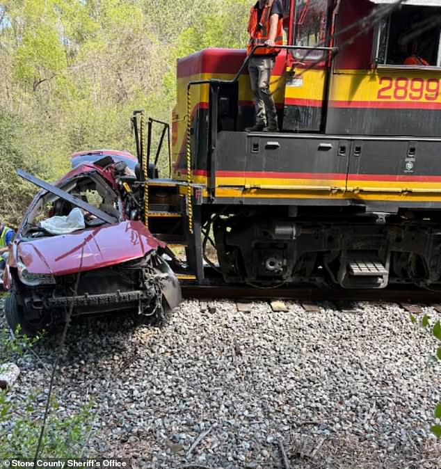 Tragedy Strikes Mississippi: Van Collision Claims Five Lives in Railroad Crossing Disaster