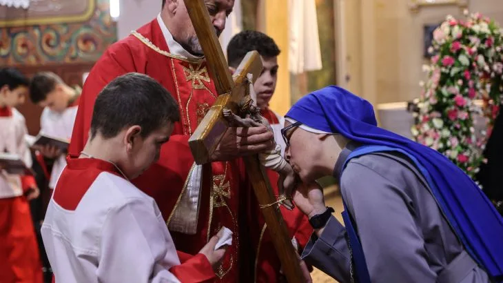 Iranian Missile Attack Strikes Central Israel, Cluster Munitions Used in Escalating Conflict