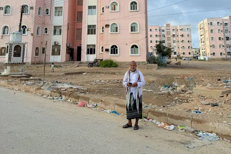 Yemeni Teachers Juggle Multiple Jobs Amid Collapsing Salaries and Rising Protests