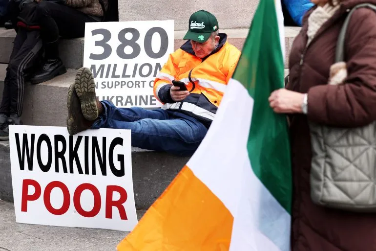 Irish fuel protests escalate into insurrection