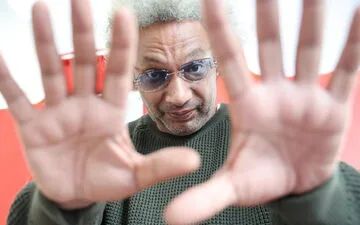 Patrick Bruel's Theater Show Goes On as Accusations Mount