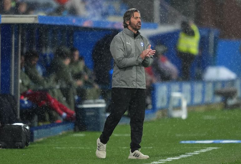 Real Madrid faces Alaves to end trophy drought and close gap on Barcelona.