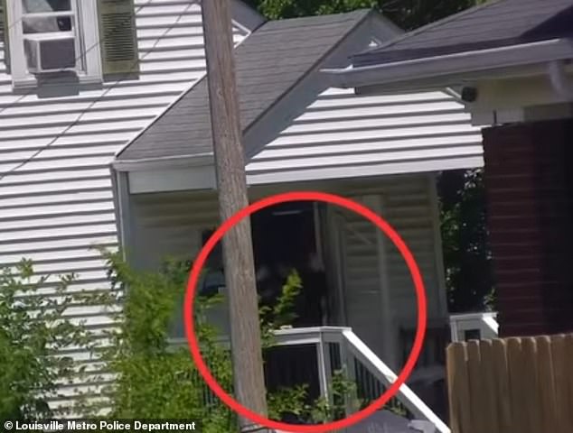 Kentucky man wanted for killing homeless man dies during police standoff