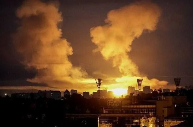 Russia launches largest coordinated attack on Kyiv defense and power targets.