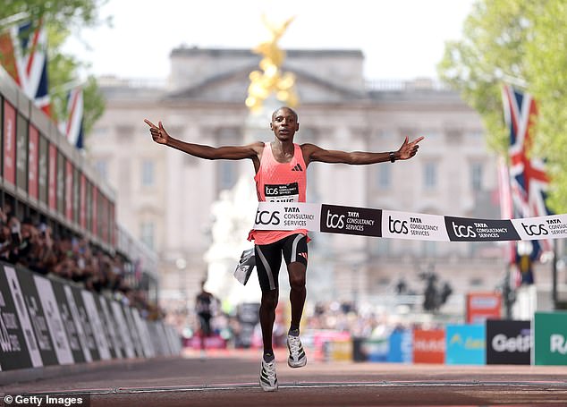 New study links male marathon runners' higher wall risk to ego.