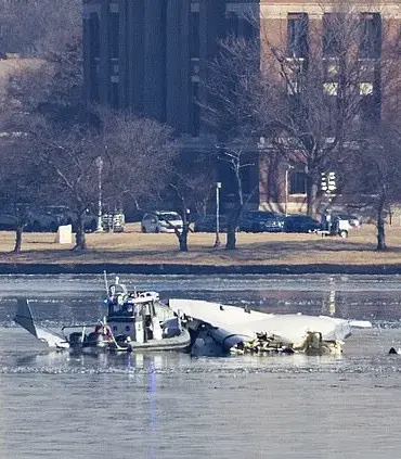 Captain 'Sully' Sullenberger Weighs In on Nighttime Flight Safety