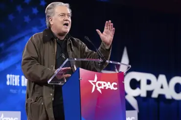 Bannon Denies Doing Nazi Salute at CPAC, Says Media Misinterpreted His Wave