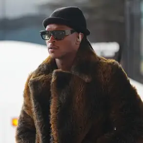 DeAndre Hopkins Wears Father's Mink Coat at Super Bowl