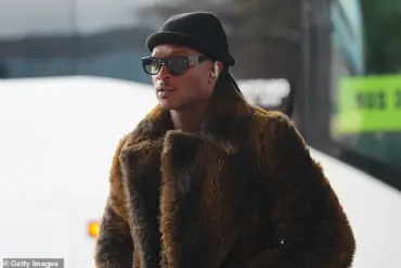 DeAndre Hopkins Wears Father's Mink Coat at Super Bowl