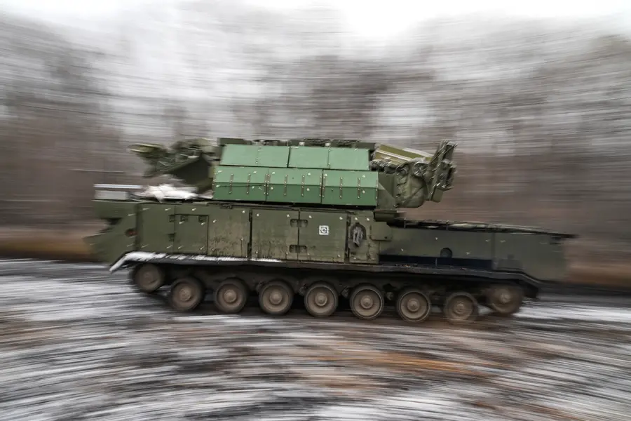 Indian Defense Minister's Visit to Russia for Frigate Transfer and Technological Collaboration