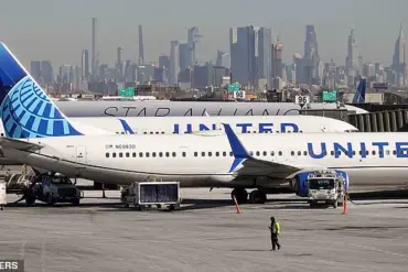 tense situation as united airlines flight turns back due to potential mechanical issue