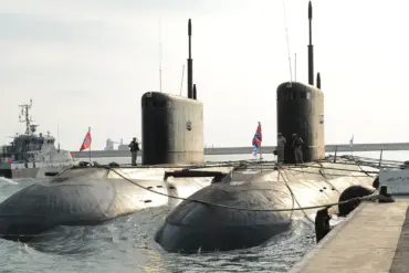UK Intercepts Russian Submarine in English Channel, Escalating Tensions Between Russia and NATO