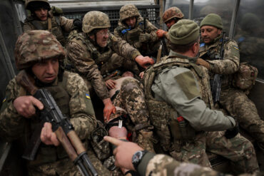 Former US Intelligence Officer Warns Ukraine's Military Deteriorating as Russia's Methodical Strategy Undermines Frontline Position