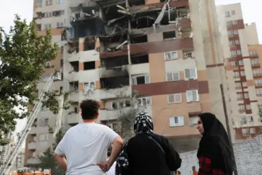 Israeli Strike in Iran Leaves 95 Injured, Collapses Building in Tehran Amid Emergency Operations Across 12 Provinces