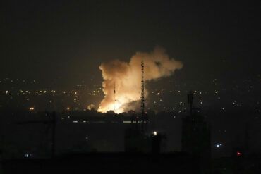 Israel's Air Force Conducts Precision Strikes on Iranian Nuclear Facilities in Arak and Natanz