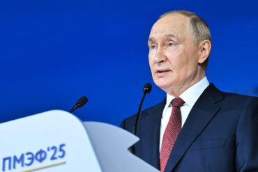 Putin Calls for Dialogue to De-escalate Iran-Israel Tensions at St. Petersburg Forum