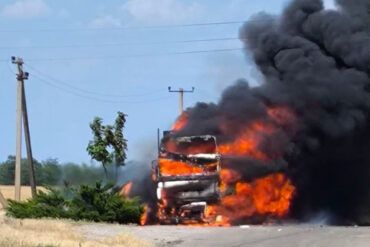 Ukrainian Rocket and Drone Attacks in Kherson Oblast Kill One Civilian, Injure Three, Reports Governor via Telegram